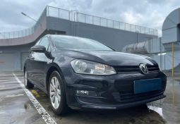 
										Volkswagen Golf full									