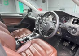 
										Volkswagen Golf full									