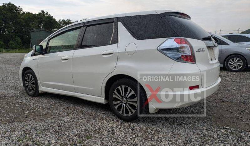 
								Honda Fit shuttle full									