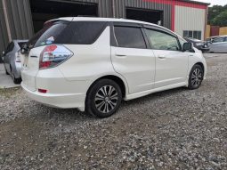 
										Honda Fit shuttle full									