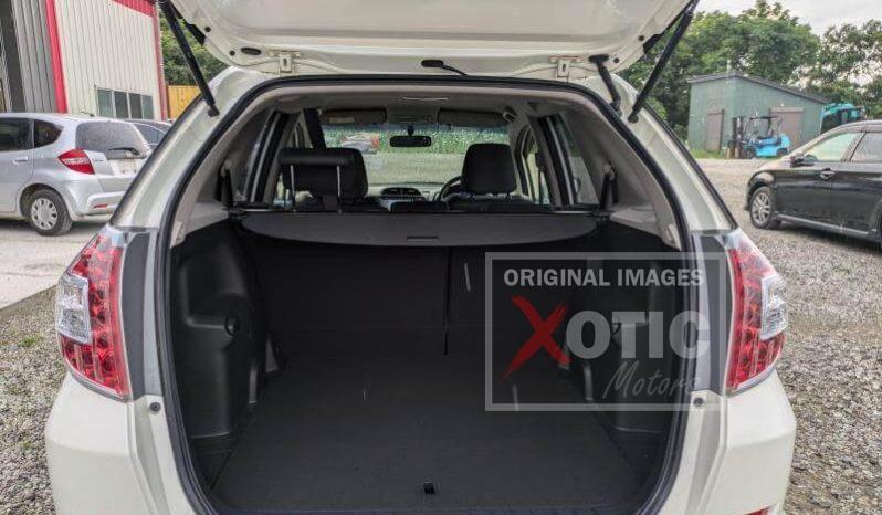 
								Honda Fit shuttle full									