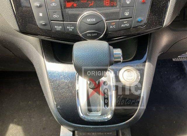 
								Nissan Serena full									