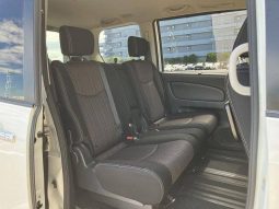 
										Nissan Serena full									