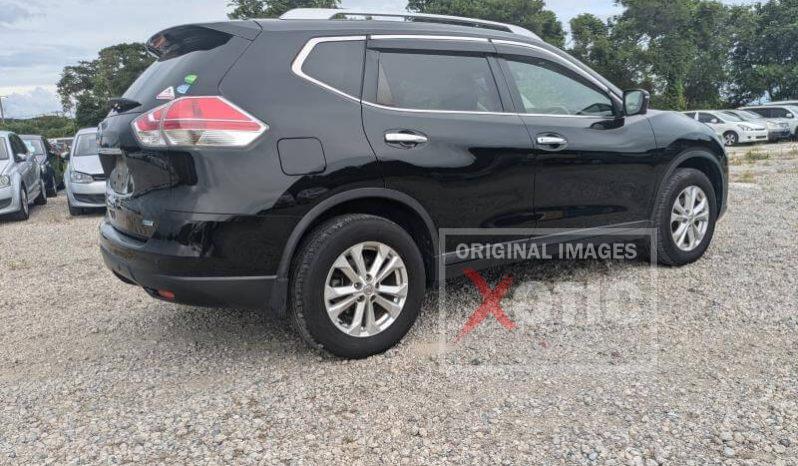 
								Nissan X-Trail full									