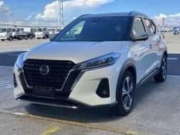 
										Nissan Kicks X full									