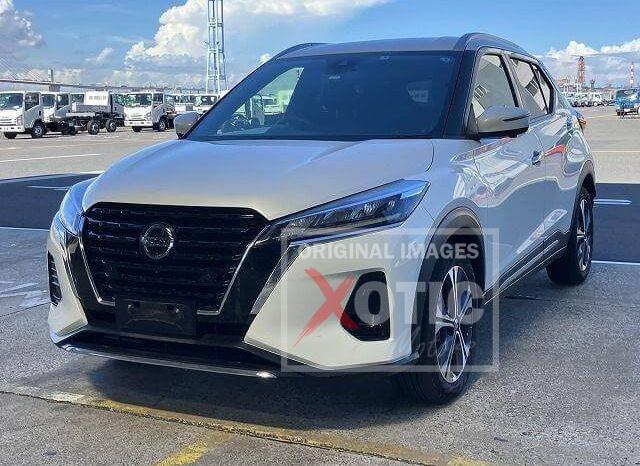 
								Nissan Kicks X full									