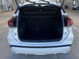 
										Nissan Kicks X full									