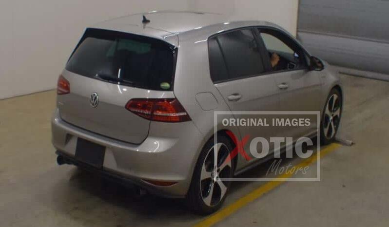 
								Volkswagen Golf full									