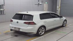 
										Volkswagen Golf full									