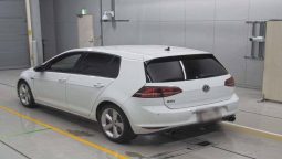 
										Volkswagen Golf full									