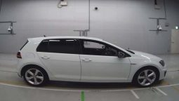 
										Volkswagen Golf full									