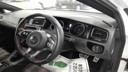 
										Volkswagen Golf full									