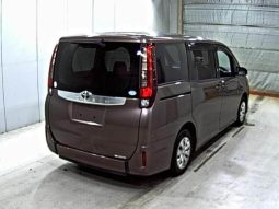 
										Toyota Noah full									