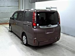 
										Toyota Noah full									