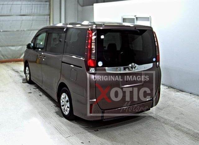 
								Toyota Noah full									