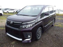 
										Toyota Voxy full									