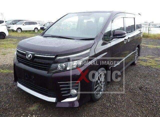 
								Toyota Voxy full									