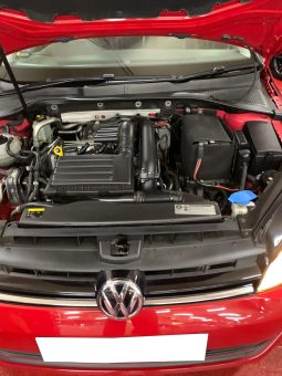 
										Volkswagen Golf full									