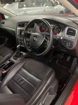 
										Volkswagen Golf full									