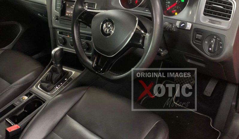 
								Volkswagen Golf full									