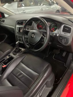 
										Volkswagen Golf full									