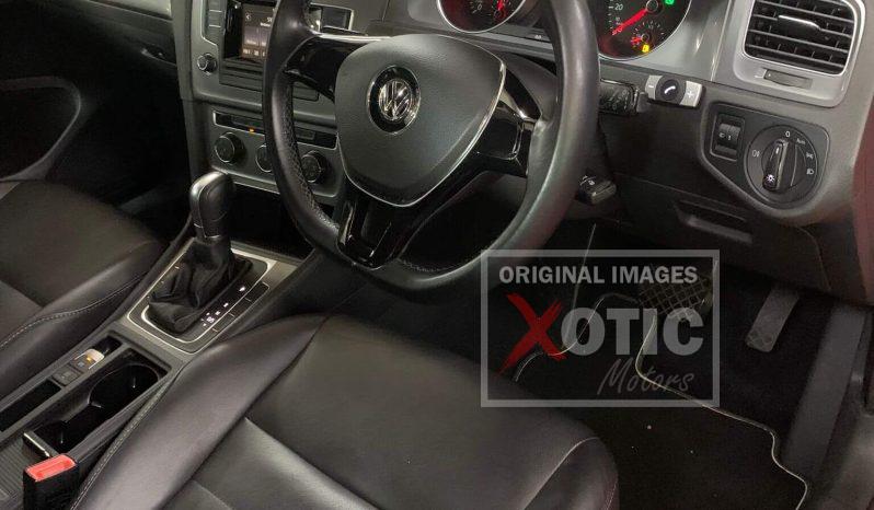 
								Volkswagen Golf full									