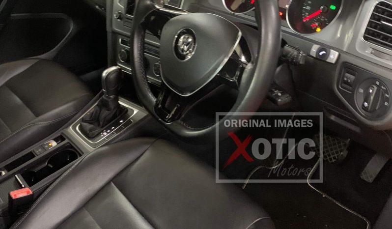 
								Volkswagen Golf full									